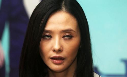 有瘤子的明星,揭秘患瘤明星的勇敢故事