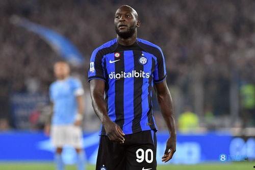 卢卡库吃瓜视频,揭秘足球场外的趣味瞬间