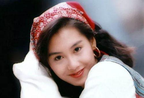 明星朱茵恒大,星辉熠熠，足球情缘