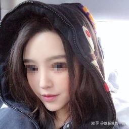 网红小翘鼻夸张,夸张造型背后的时尚魅力