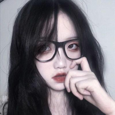 戴眼镜的女人网红图片,揭秘戴镜网红的独特魅力