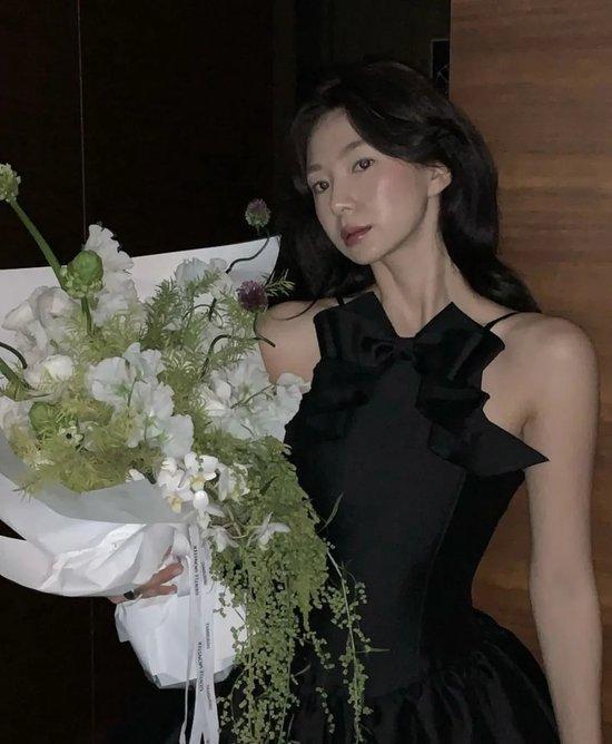 女明星氛围感生活照