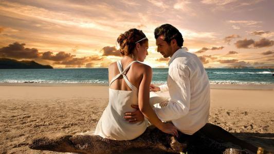 天秤男偷看你头条新闻,揭秘头条新闻背后的秘密诱惑